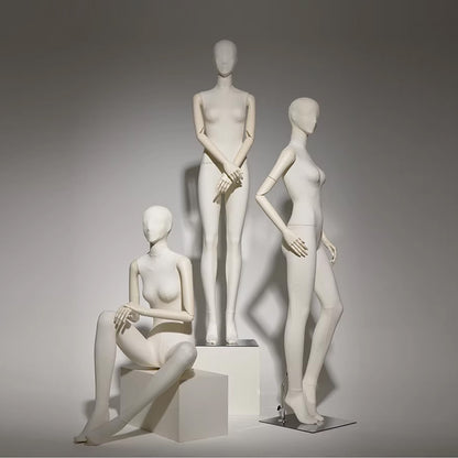 DE-LIANG Sculpted Fabric Female Mannequin with Wooden Arms