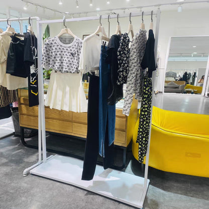 Clothing Store Display Rack wWhite Clothing Rack Simple Women's Clothing Store Shelf Side Hanging Hanger Display Floor-Standing DL2375 DE-LIANG