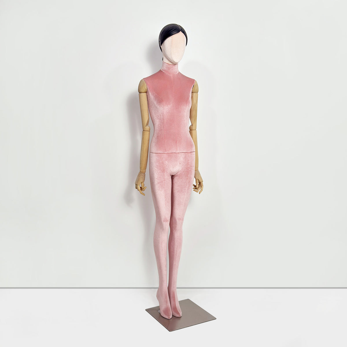 DE-LIANG Full Body Fabric Velvet Flocked Mannequin for Retail Boutique Window Displays