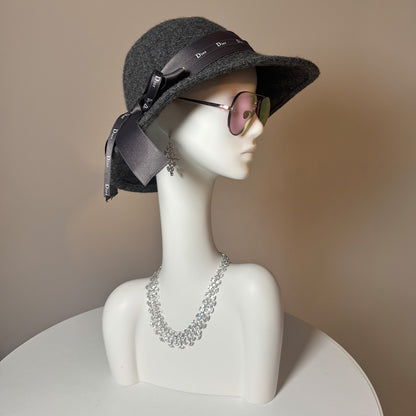 DE-LIANG Luxury Mannequin Head Stand,Matte White Long Neck Female Mannequin Display With Shoulder,Wig Head Display Stand for Hat / Jewelry / Glasses / Ring Display