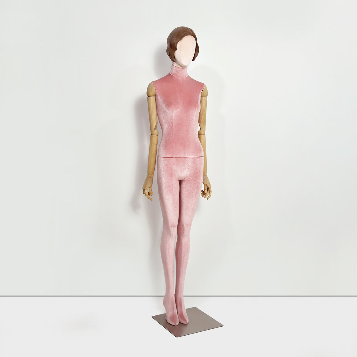 DE-LIANG Full Body Fabric Velvet Flocked Mannequin for Retail Boutique Window Displays
