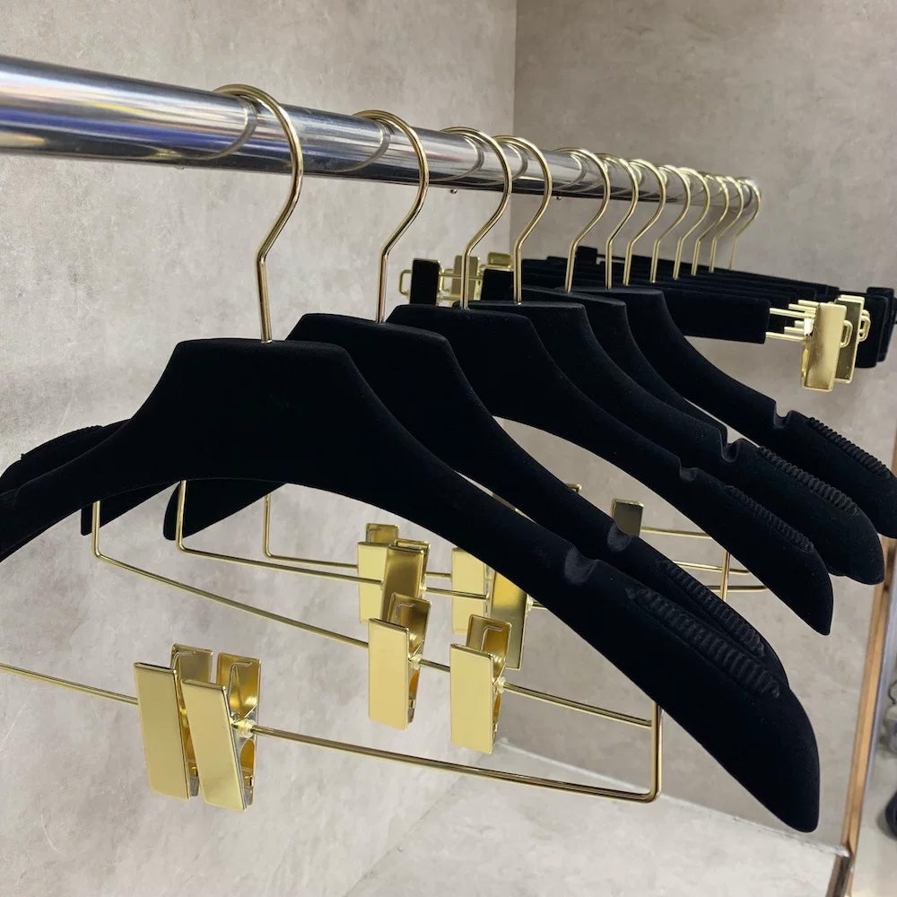 DE-LIANG Premium Black Velvet Non-Slip Clothes & Pants Hangers | Suits Dresses | Gold Hook