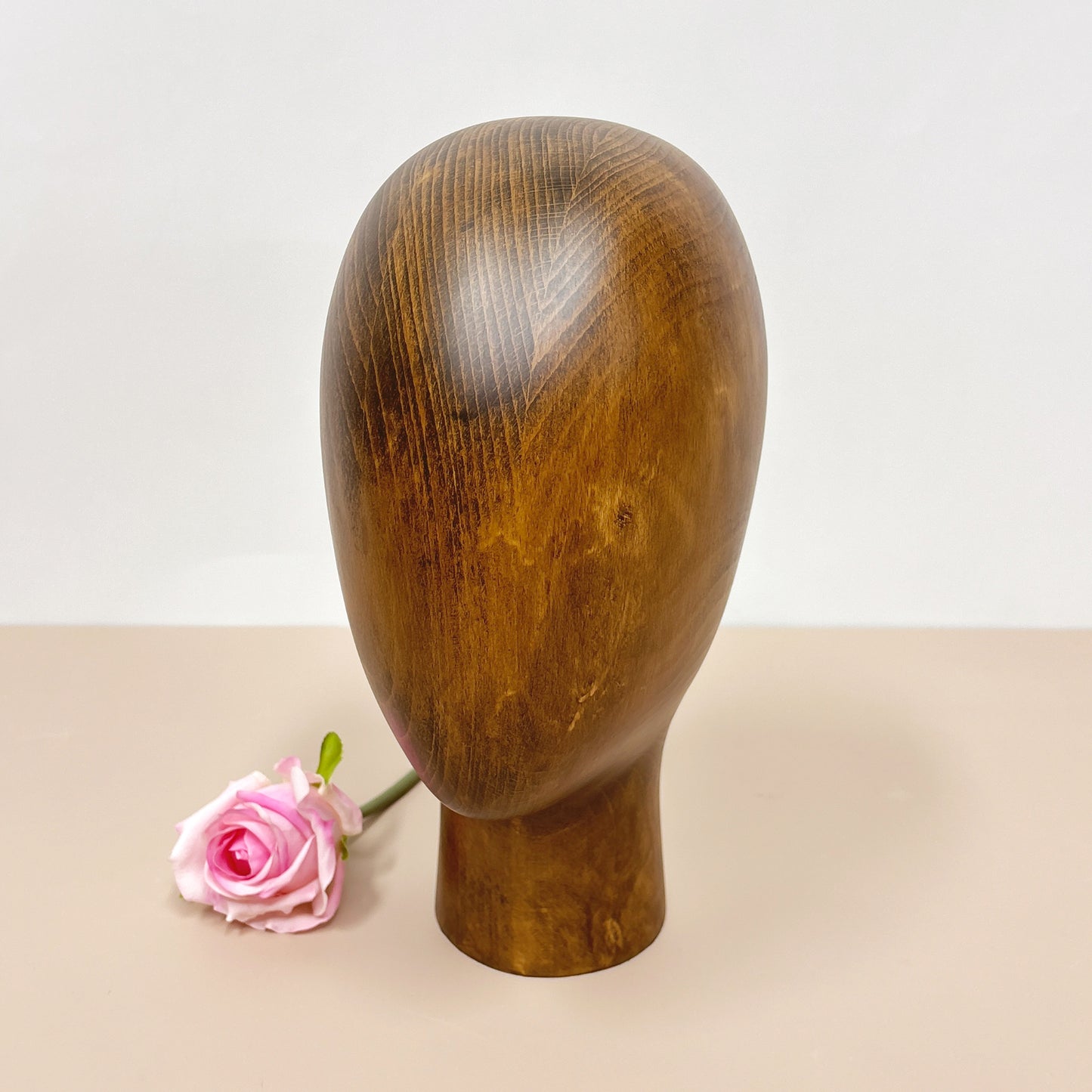 DE-LIANG Beech Wooden Mannequin Head – Vintage Solid Wood Display Stand for Hats & Accessories