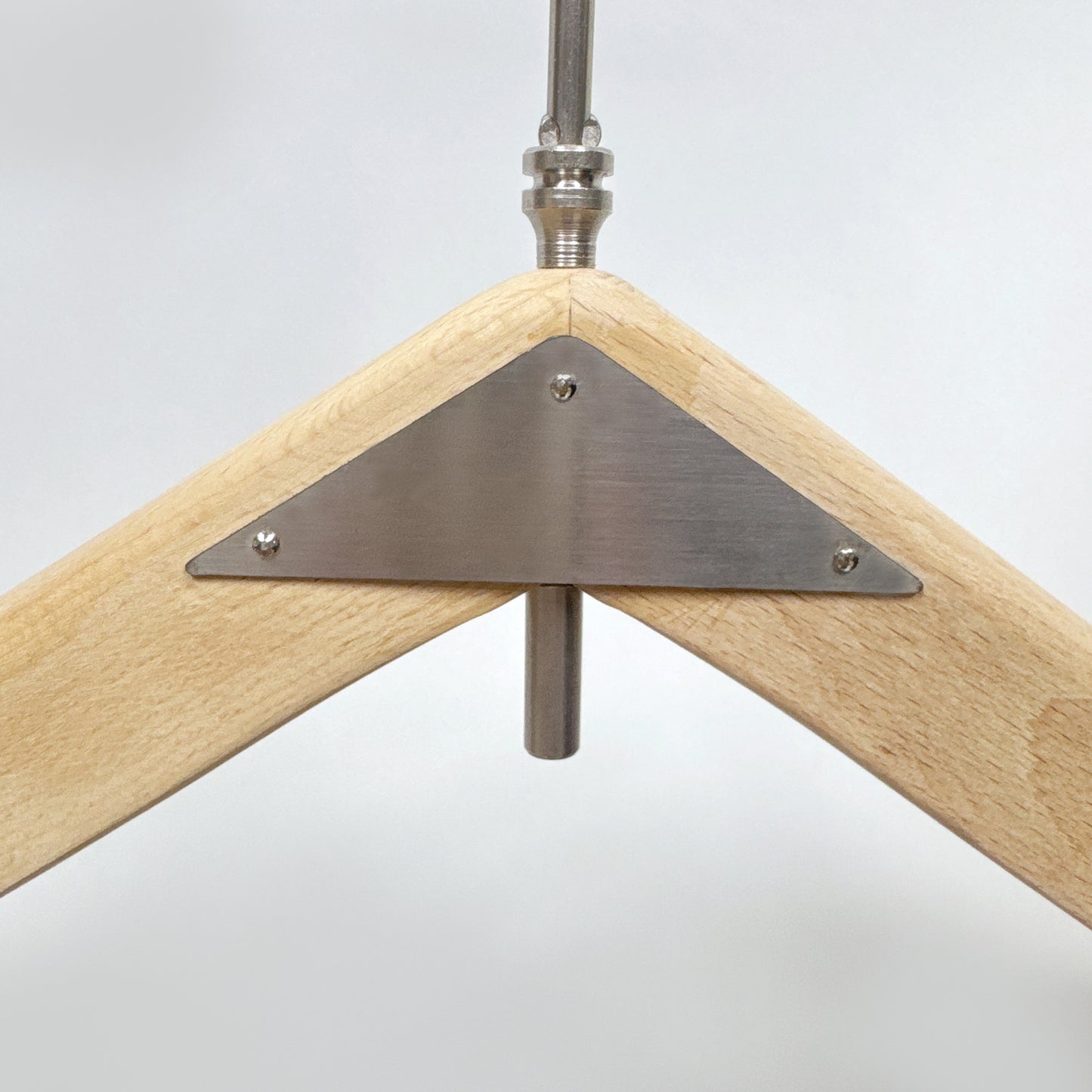 DE-LIANG Natural Wooden Clothes Hangers – 50 Durable, Eco-Friendly Hangers for Suits/Jackets/Dresses