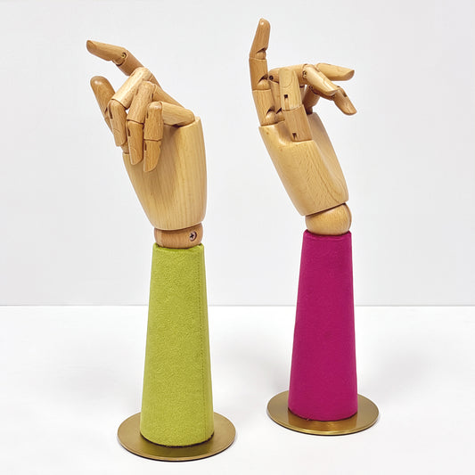 DE-LIANG Wooden Hand Jewelry Display – Movable Palm Model Prop for Boutique & Window Decor