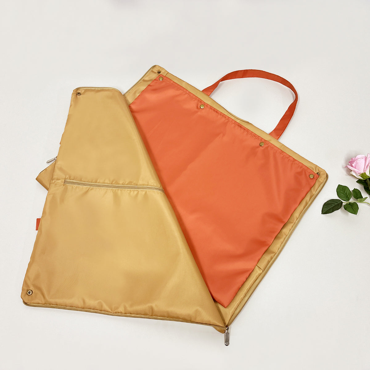DE-LIANG Gold Suit Bag