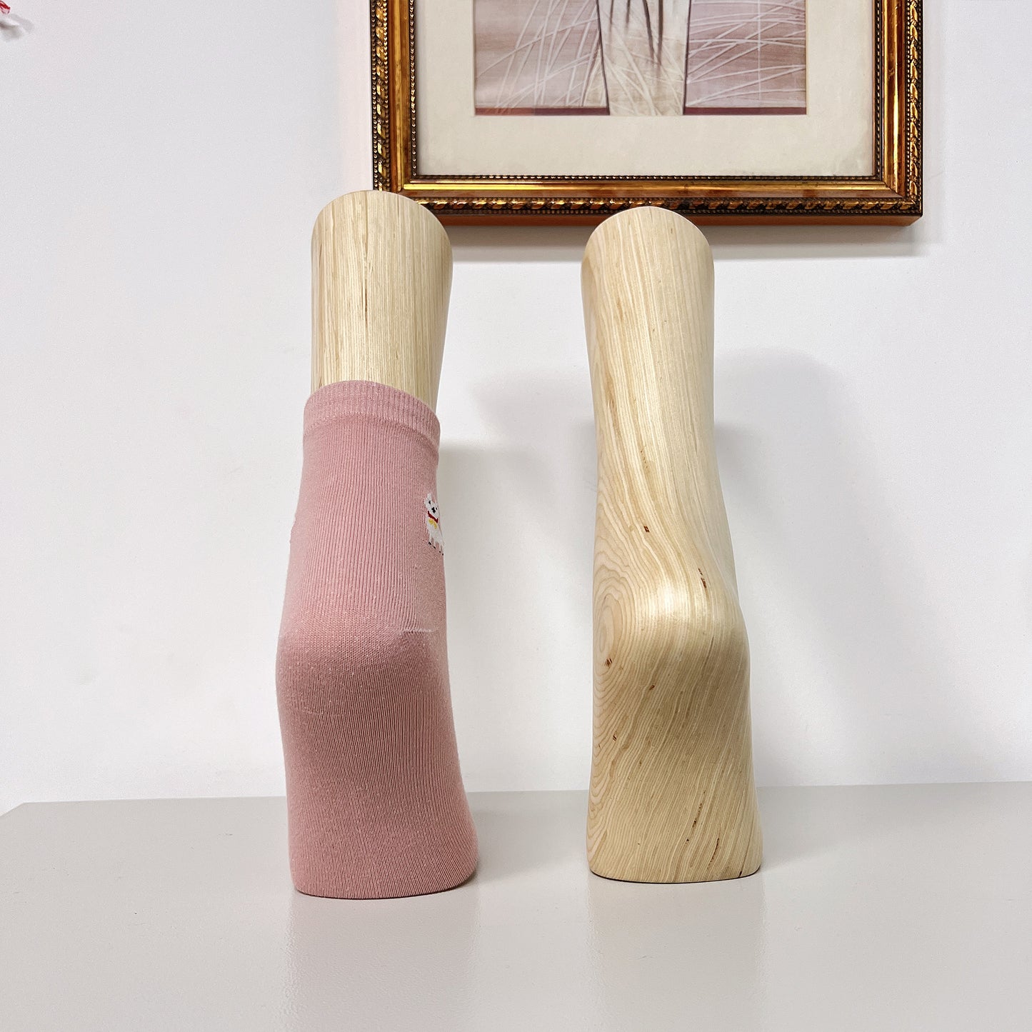 Vintage Wood Foot Mannequin, Solid Wood Mannequin foot model for stockings, Natural wood color with a little oil varnish same as photo,1pcs DE-LIANG