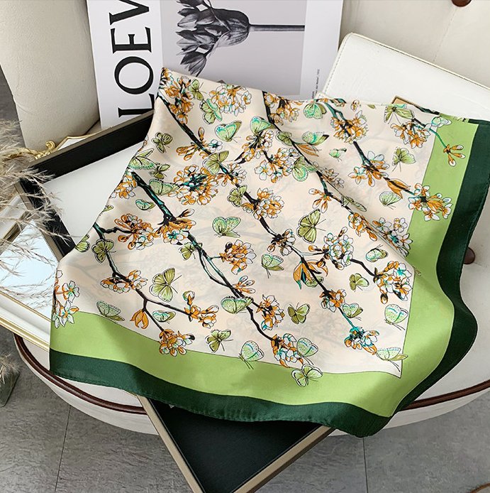 DE-LINAG | Mannequin Decorative Satin Square Scarf 70x70cm | Display Accessory for Dress Forms