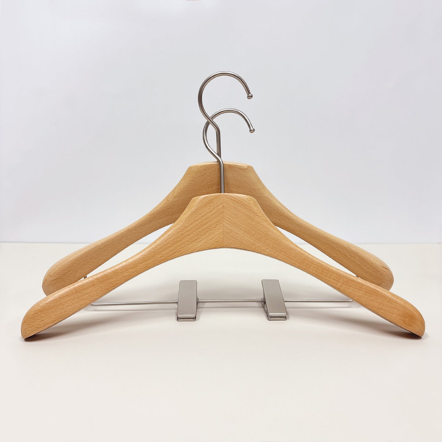 DE-LIANG Premium Beech Wooden Hangers Durable,Non Slip Coat Hangers Heavy Duty- Natural Solid Wood Hangers,Clothes Hangers with Chrome Swivel Hooks,Great for Jacket, Dress, Suit Hangers, Home-It