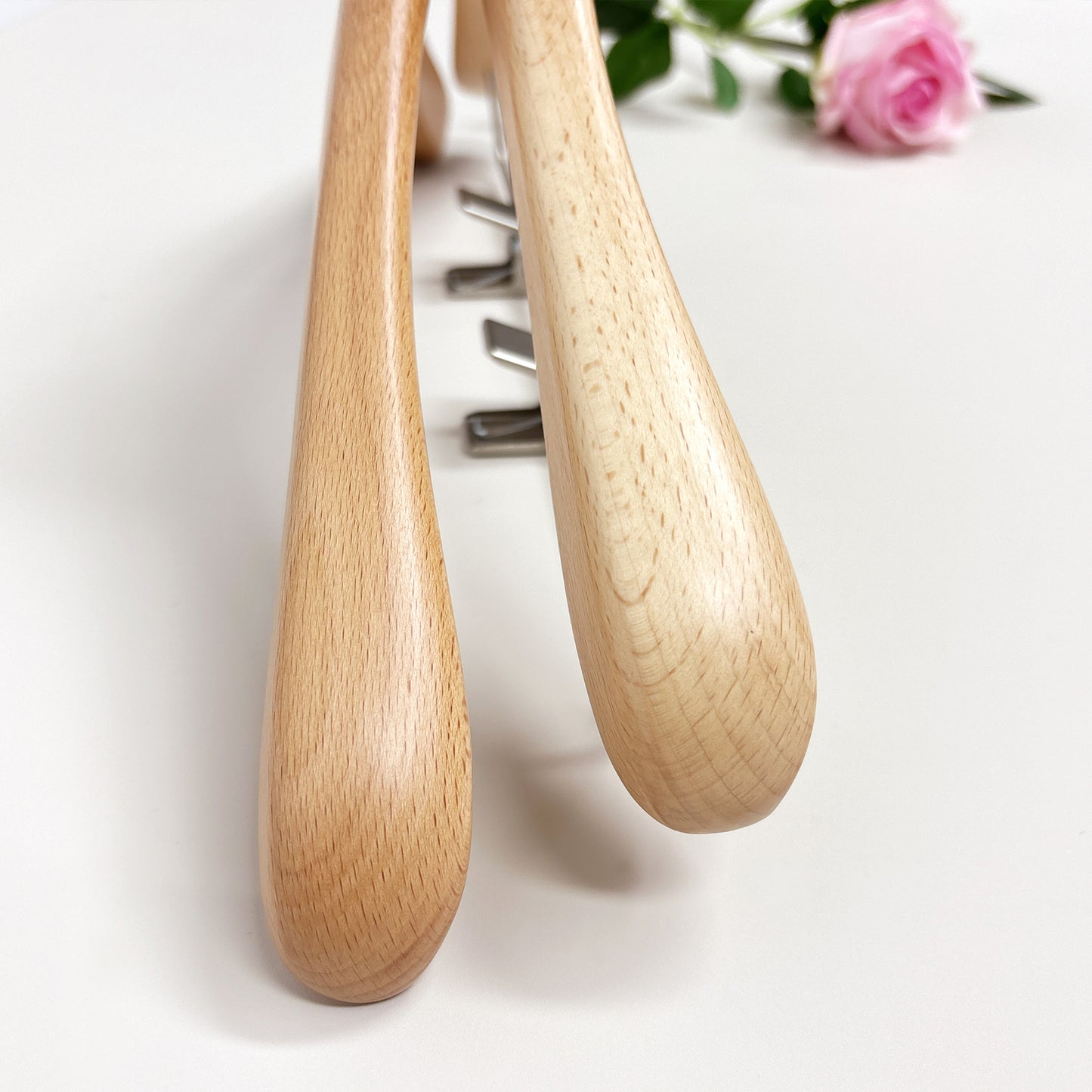 DE-LIANG Premium Beech Wooden Hangers Durable,Non Slip Coat Hangers Heavy Duty- Natural Solid Wood Hangers,Clothes Hangers with Chrome Swivel Hooks,Great for Jacket, Dress, Suit Hangers, Home-It