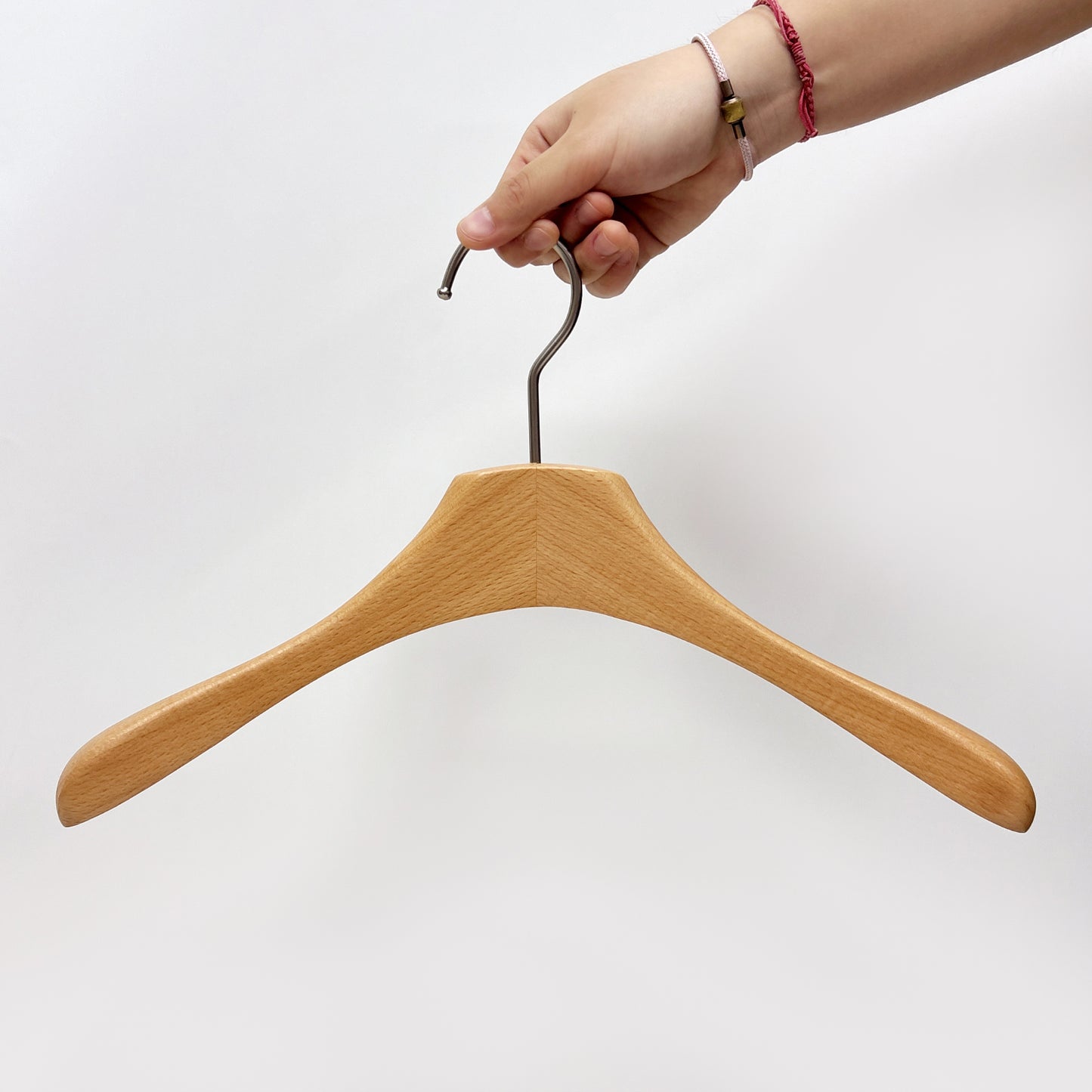 DE-LIANG Premium Beech Wooden Hangers Durable,Non Slip Coat Hangers Heavy Duty- Natural Solid Wood Hangers,Clothes Hangers with Chrome Swivel Hooks,Great for Jacket, Dress, Suit Hangers, Home-It