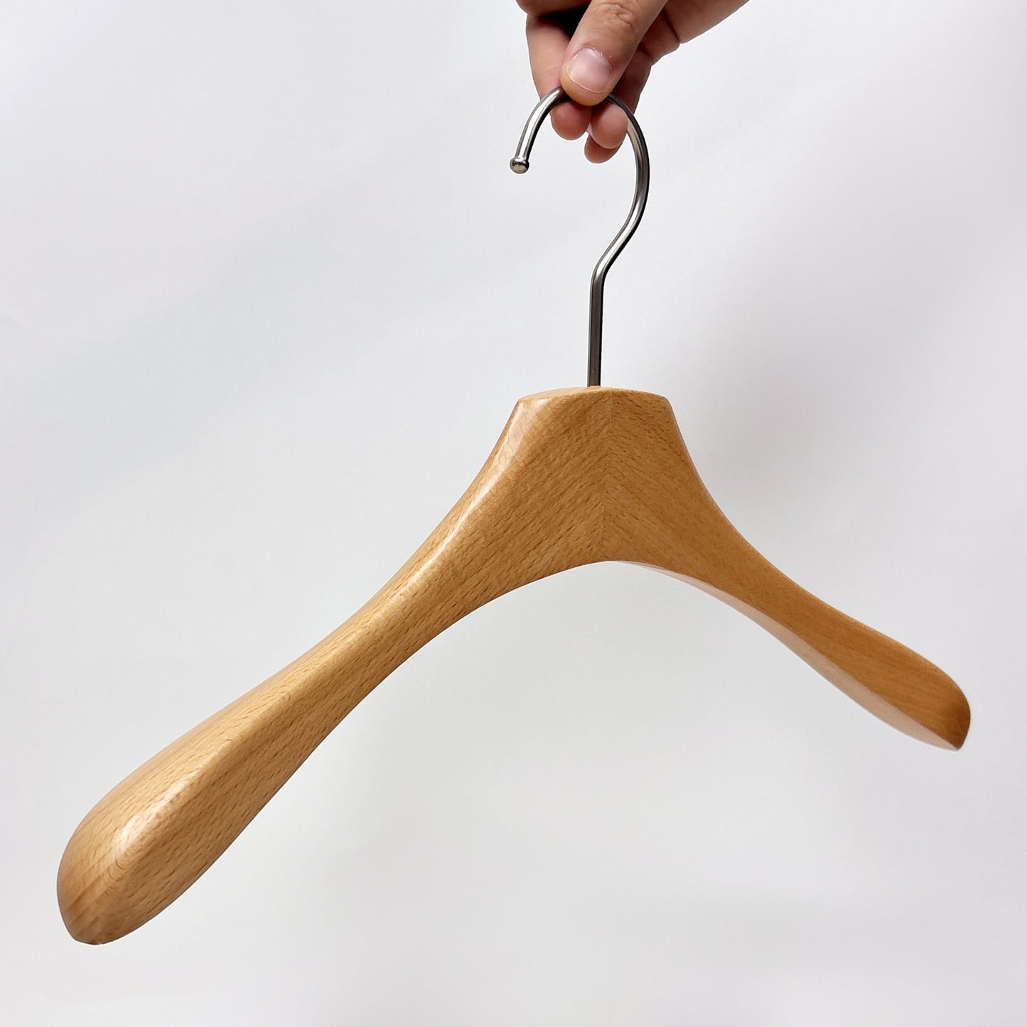 DE-LIANG Premium Beech Wooden Hangers Durable,Non Slip Coat Hangers Heavy Duty- Natural Solid Wood Hangers,Clothes Hangers with Chrome Swivel Hooks,Great for Jacket, Dress, Suit Hangers, Home-It