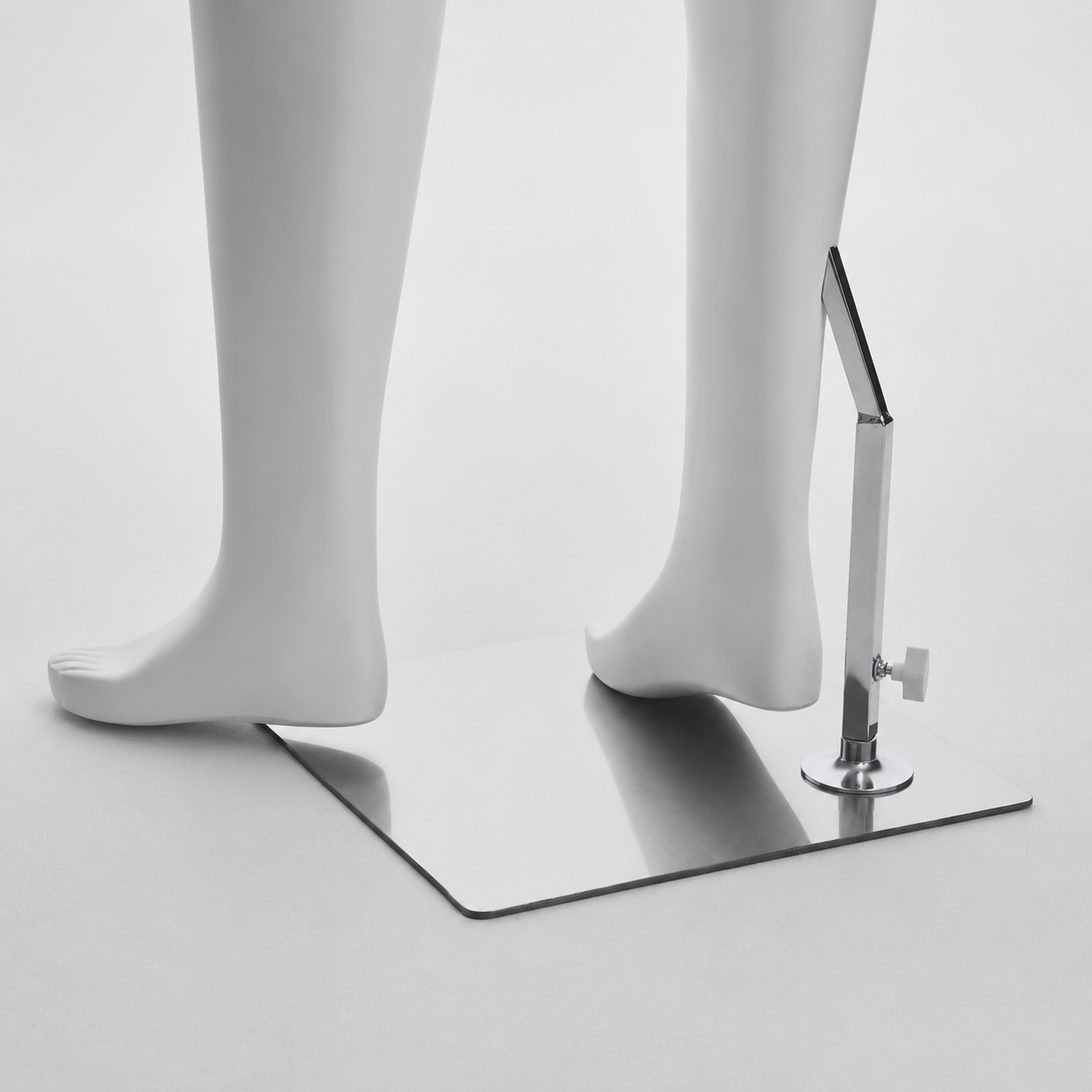 DELIANG Male Full Body Mannequin | Matte Finish | 193cm Muscular Display Form for Retail & Window