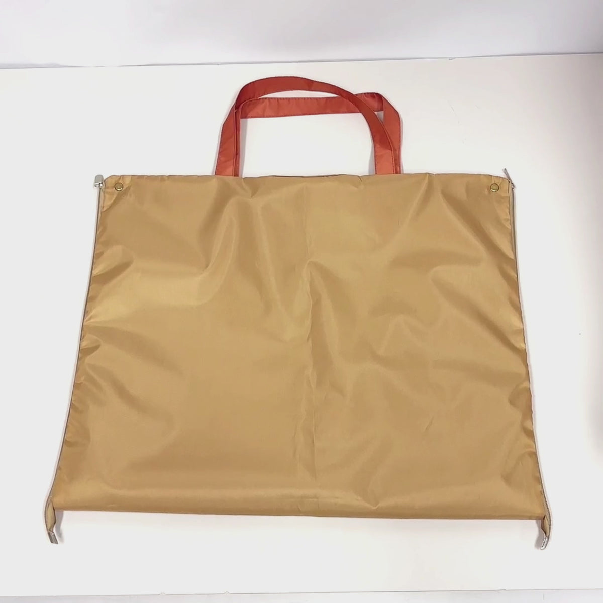 DE-LIANG Gold Suit Bag
